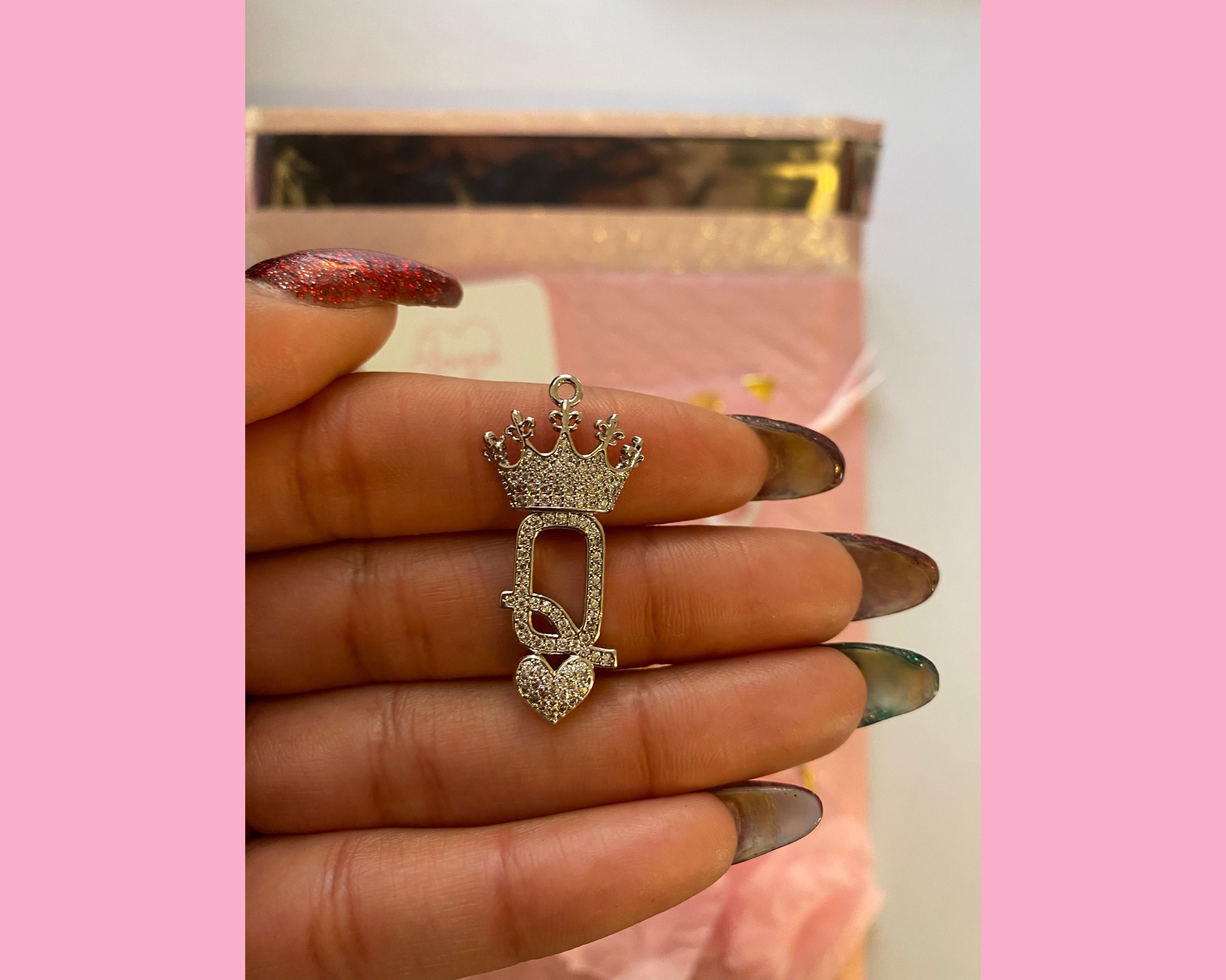 Handcrafted Queen Of Hearts Charm Dead Set With Zirconia Pave Letter Pendant  For Womens Jewelry Making From Huan05, $11.86
