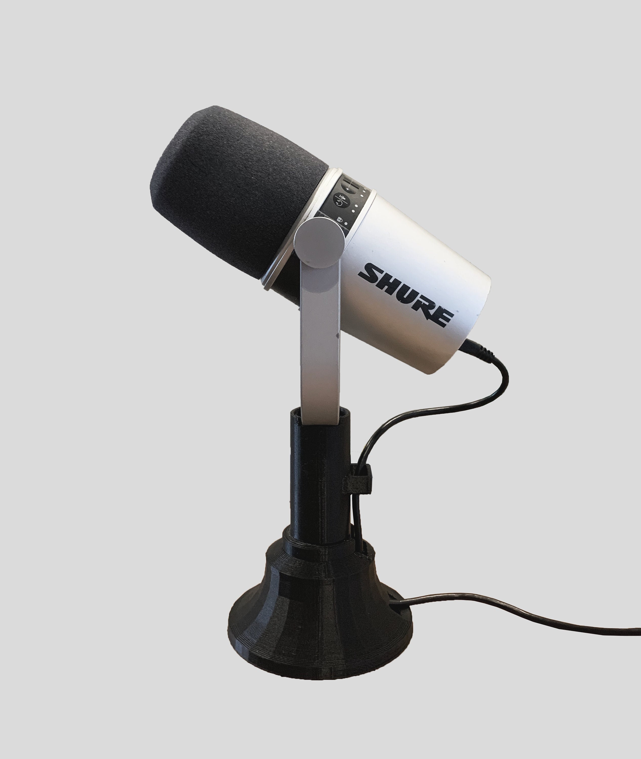 Shure MV7 w/ On Stage Desktop Mic Stand - Silver