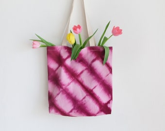 Tie dye tote bag with pocket. Magenta pink canvas cotton tote bag. Everyday farmers market bag. Beach vacation tote bag. Bohemian style bag