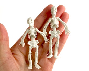 Miniature Skeleton figurine plastic Halloween decoration 7cm x 4cm Dollhouse Miniatures Small Halloween gift