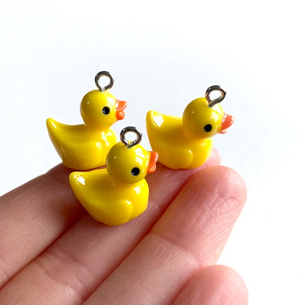 Dollhouse miniature Tiny resin Duck WITH Eyelet Dolls toy duck Rubber ducky 17mm miniature duck