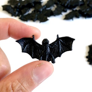 Mini bats Black plastic miniature Bats for Halloween decoration 40mm x 20mm Dollhouse Miniatures Halloween gift