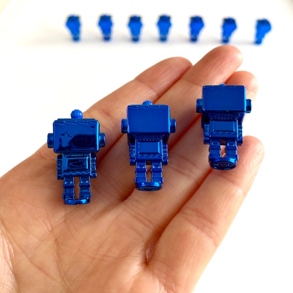 Miniature Robot toy 3cm Mini robot plastic figurine Dollhouse miniature