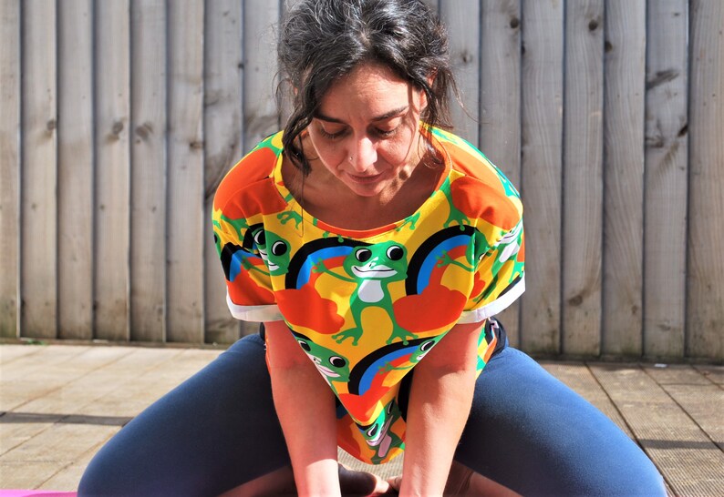 Frog tshirt Organic cotton Dancing frog print box top Cropped t shirts for Women Box graphic tee shirt Yoga clothing