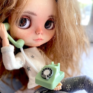 Miniature phone 1/6 scale Blythe accessories realistic retro telephone with turning dial Miniature gift