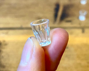 Miniatur Glas 1/12 Becher aus Harz Spielküche Puppengeschirr