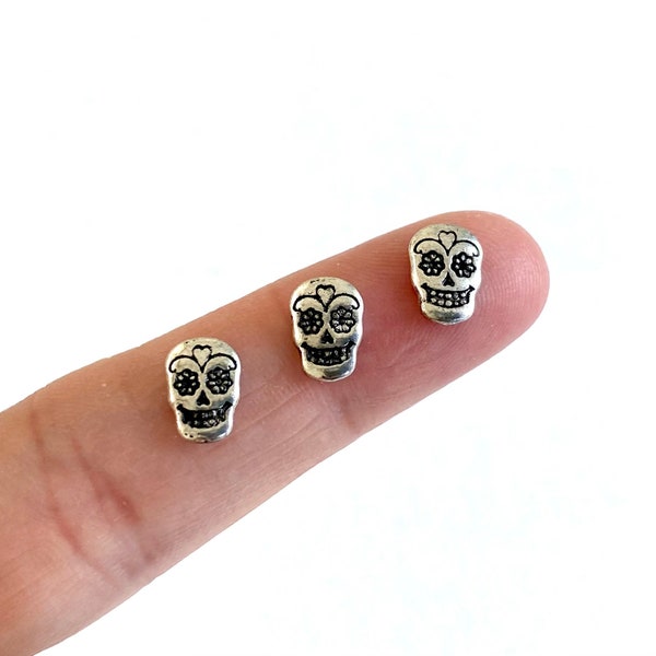 Skull charms tiny Silver Flat back Metal 6mm x 7mm Nail art decoration