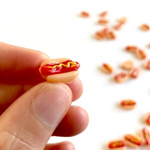 Miniature hotdog 1:12 scale doll house kitchen food for dollhouse Miniature food Doll cafe kitchen image 4