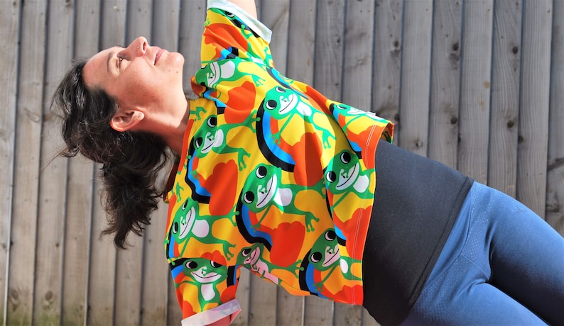 Frog tshirt Organic cotton Dancing frog print box top Cropped t shirts for Women Box graphic tee shirt Yoga clothing