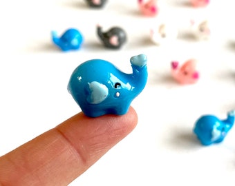 Dollhouse miniature 2pcs Tiny resin Elephant 20mm random colour Terrarium Fairy Garden Dolls