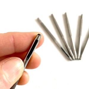 3mm 1/8 Pince Perforatrice, Pince Emporte-Pièce Rond en Métal Perforateur  à la main Avec Anneaux de Reliure Pour Papier d'artisanat Travail de  Papeterie : : Fournitures de bureau