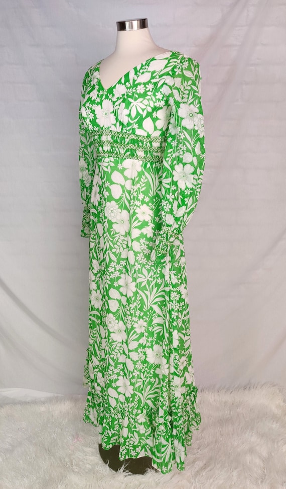 Fabulous Vintage 70s Floral Maxi Dress // Green Hi
