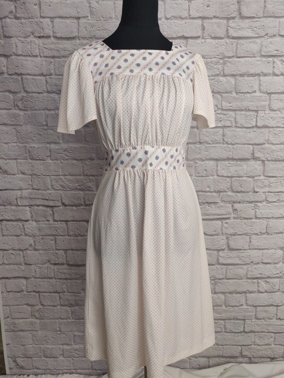 Vintage 70s 80s White Polka Dot Dress // Waist Tie