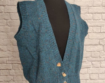 Vintage 80s Grandma Sweater Vest // Blue with cute buttons