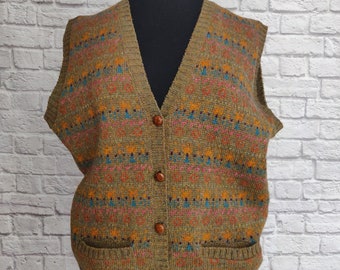 Vintage Knit in Scotland Wool Sweatervest // Brown Vest with Buttons