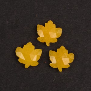 Gelb Ahornblatt Aventurin Quarz Edelsteine für Handwerk, 15 mm Ahornblatt Designer Cut Stein für die Schmuckherstellung.