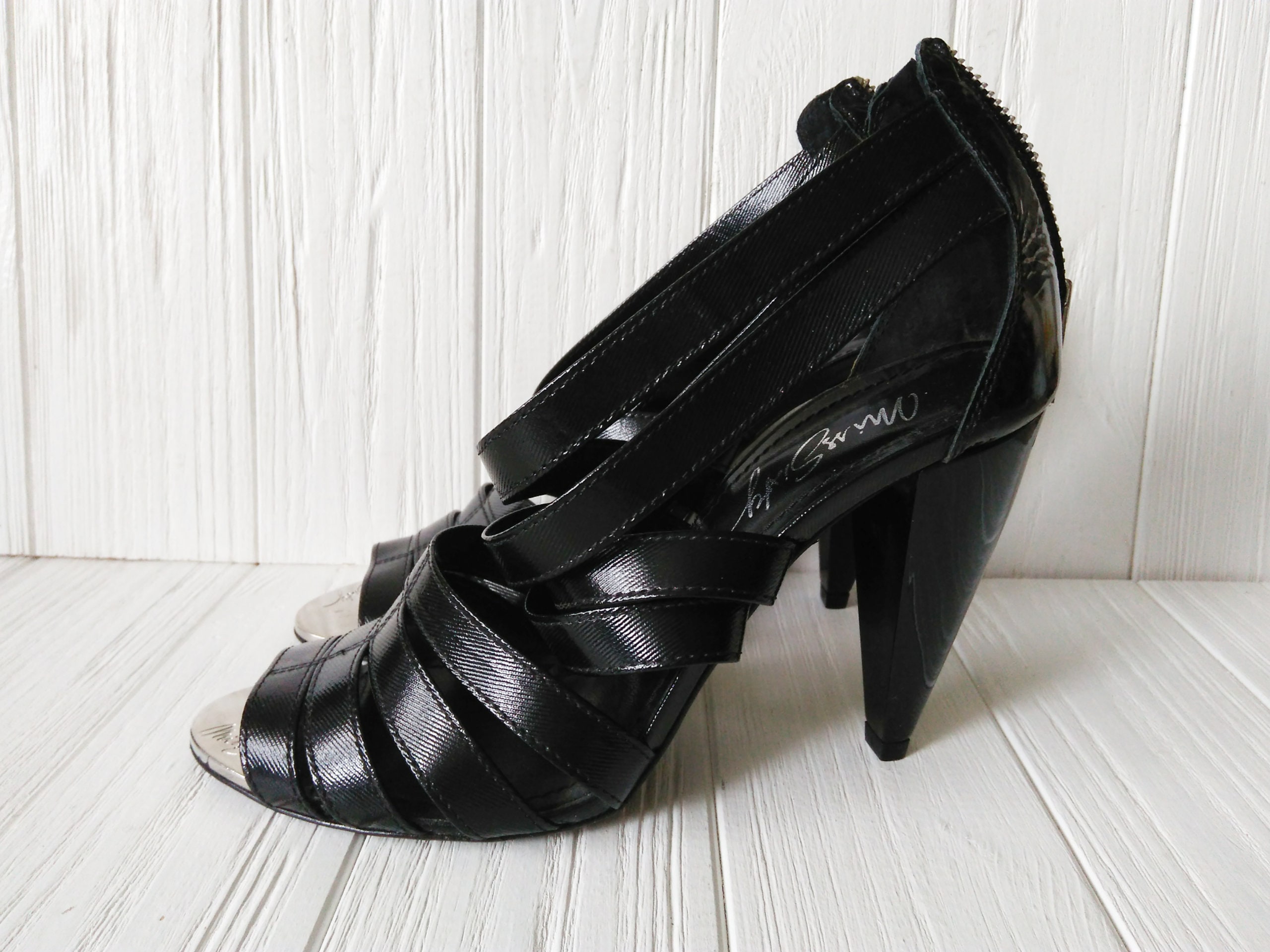 Vero cuoio sales heels price