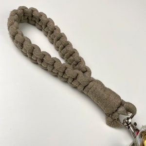 Llavero de pulsera de macramé *PATRÓN DIGITAL PDF* / Tutorial de llavero de macramé / Patrón de macramé fácil para principiantes
