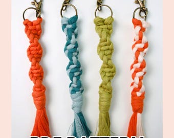 Swirly Spirals Macrame Keychain Pattern – Easy Beginner Macrame PDF – DIY Boho Bag Charm or Keychain with Video