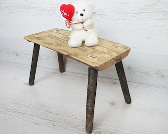 Taburete de madera antigua Banco pequeño de madera Asiento de estilo vintage escandinavo Decoración rústica para el hogar Soporte de casa de campo Taburete de ordeño primitivo