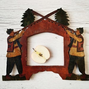 Vintage photo frame Ukrainian wood picture frame Wall mounted wooden art Rustic home decor Antique ethnic frames Farmhouse antiques