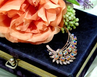 1960&#39;s Aurora Borealis Rhinestone Brooch