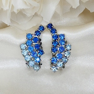 1960&#39;s Silver Tone Blue Rhinestone Clip On Earrings