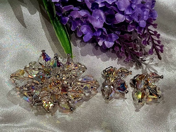 1960's Aurora Borealis Crystal Bead Cluster Brooc… - image 1