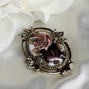Vintage Sarah Coventry Victorian Inspired Floral Brooch Pendant
