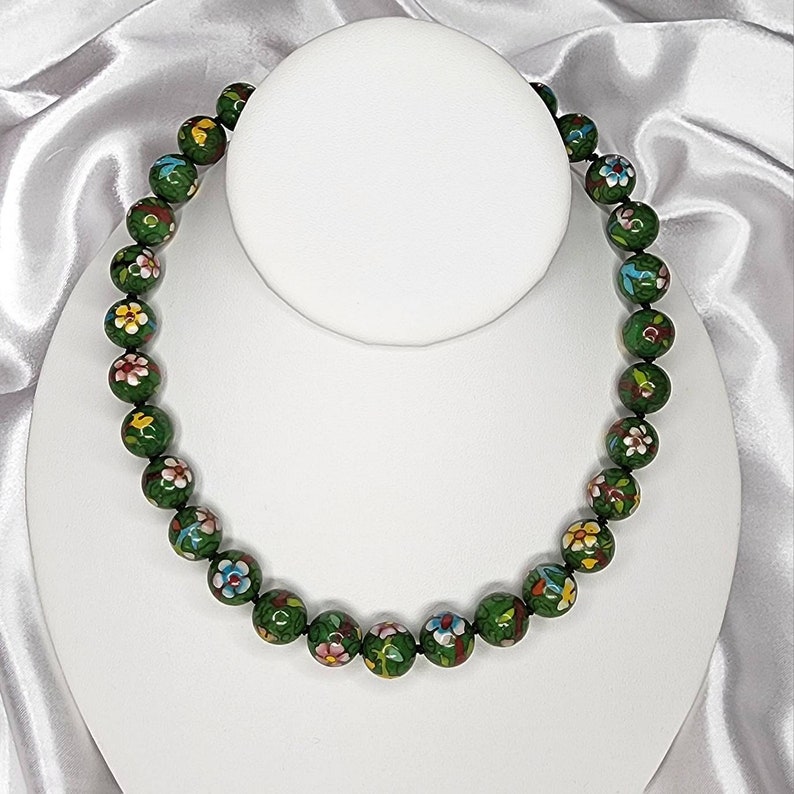 Mid-Century Chinese Export Green Cloisonne Beaded Necklace image 5