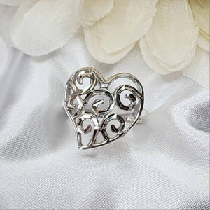 Vintage Chateau d&#39;Argent Sterling Silver Heart Ring