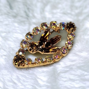1960s Gold Tone Rhinestone Brooch