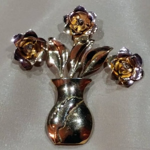 1940&#39;s Gold Filled Floral Brooch