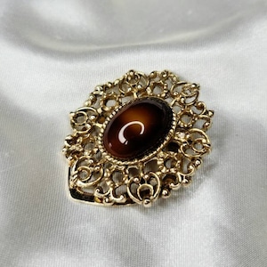 Vintage Gold Tone Simulated Tiger Eye Scarf Clip
