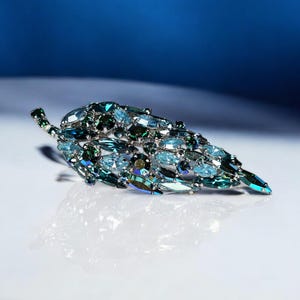 1960s Unsigned Sherman Crystal Brooch