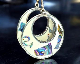 Vintage Alpaca Mexico geëmailleerde abalone hangoorbellen