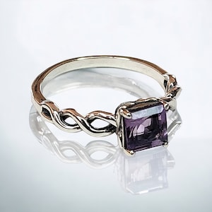 Vintage Sterling Silver Purple Gemstone Ring
