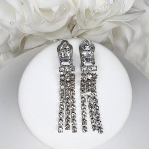 1960&#39;s Silver Tone Rhinestone Chandelier Earrings