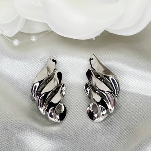 Vintage Modernist Silver Tone Angel Wings Clip On Earrings