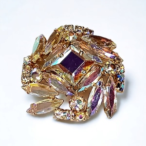 1960s Gold Tone Aurora Borealis Rhinestone Brooch