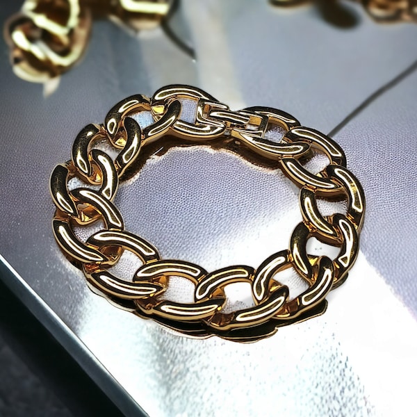 Vintage Signed Monet Gold Tone Link Bracelet