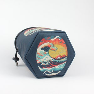 Recycled JAPANESE WAVES Chalk Bag with soft fleece lining, Rock Climbing Chalk Bag, Vegan, Kreide Beutel, Sac de Craie zdjęcie 2