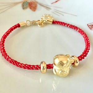 Lucky cat/ Maneki neko/ red bracelet/ lucky charm / lucky cat bracelet