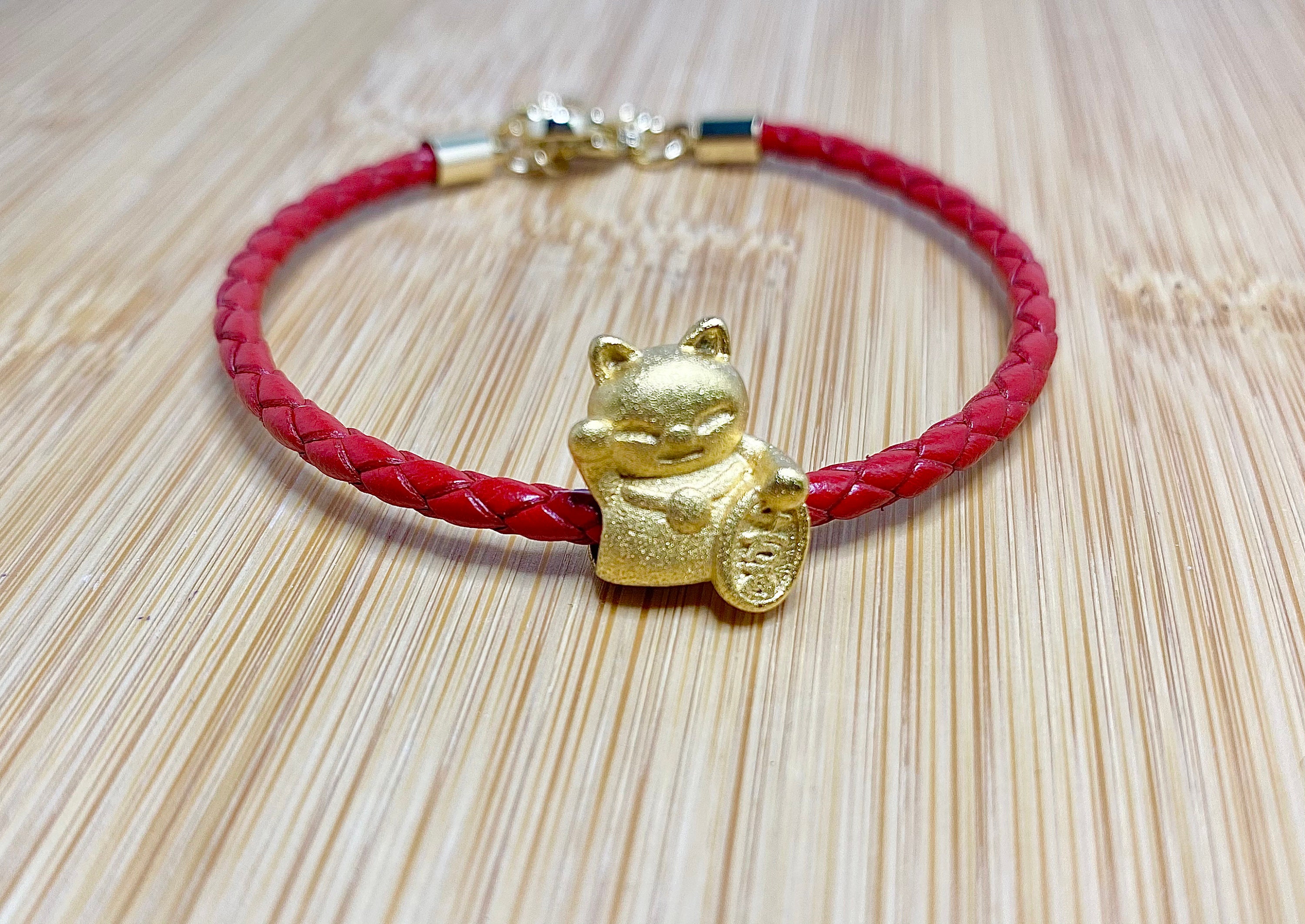 Lucky Cat Bracelet / Maneki Neko Bracelet / Red Bracelet