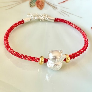 Lucky cat/ Maneki neko/ red bracelet/ lucky charm/ lucky bracelet