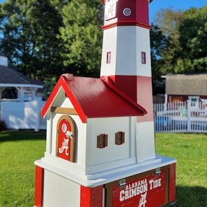 Custom themed lighthouses. any size,  solar or electric  available.  A great gift! Retirement, Birthday. info  call 6312522866