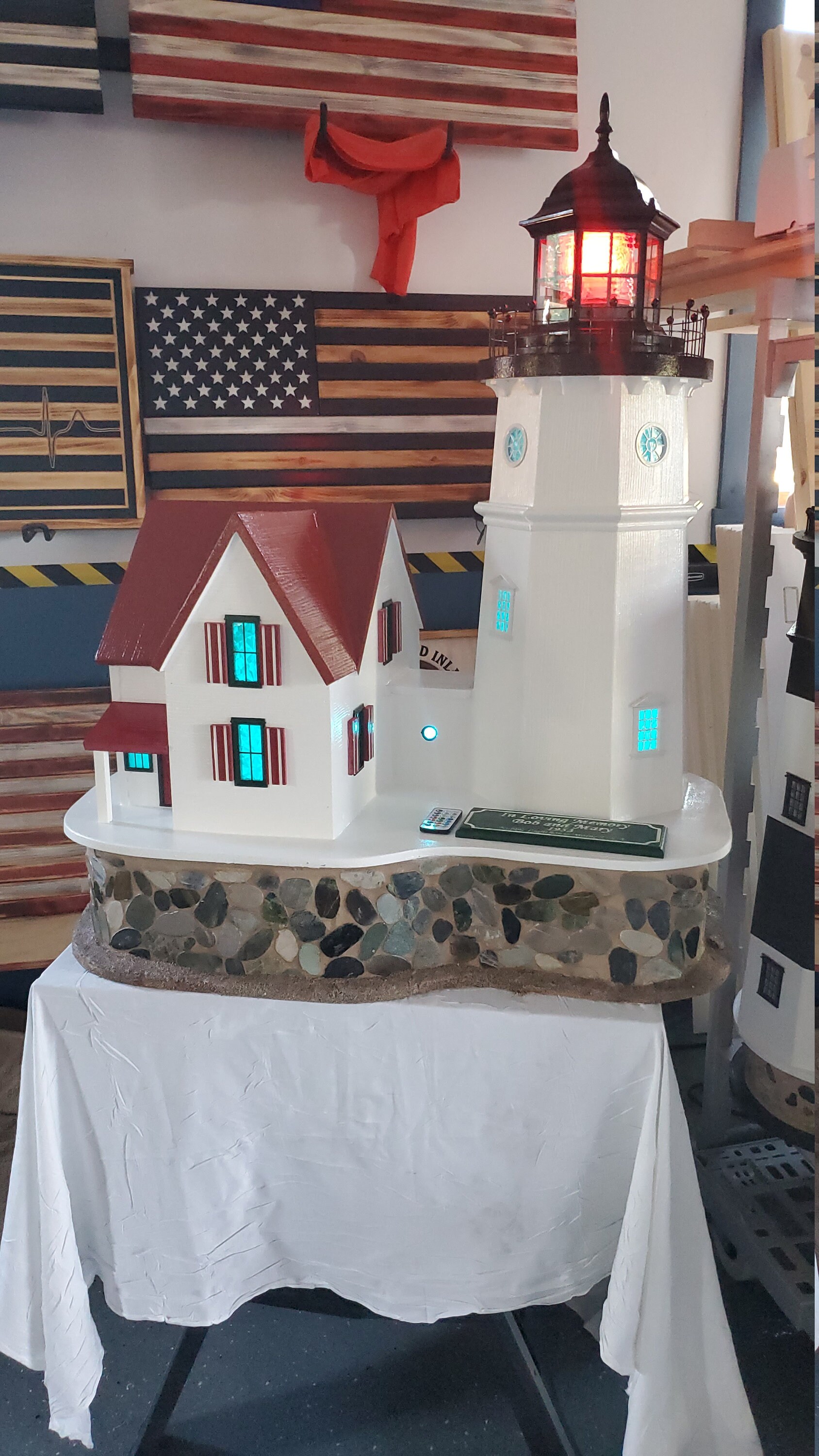 Nubble Lighthouse With Lighthouse Home Cape Neddick Maine Solar