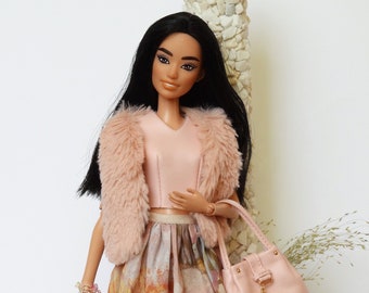 Ropa para muñeca Barbie, top y bolso de cuero rosa pálido, chaleco de piel, falda colorida, pulsera cruzada