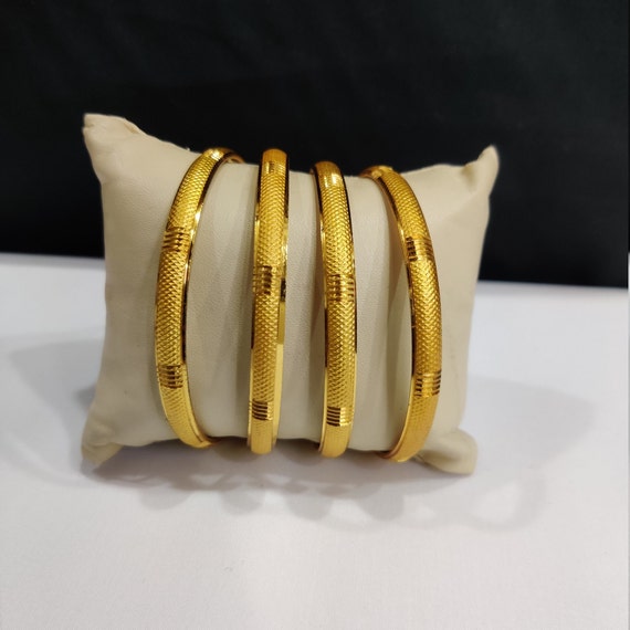 Bulgari Kada Bracelet: Bulgari Launches Rs 12 Lakh Traditional Kada Bracelet  Made Of Solid Yellow Gold | Luxury News, Times Now