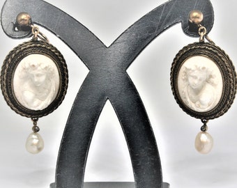 Boucles d'oreilles anciennes en or et camées / Boucles d'oreilles camées vintages